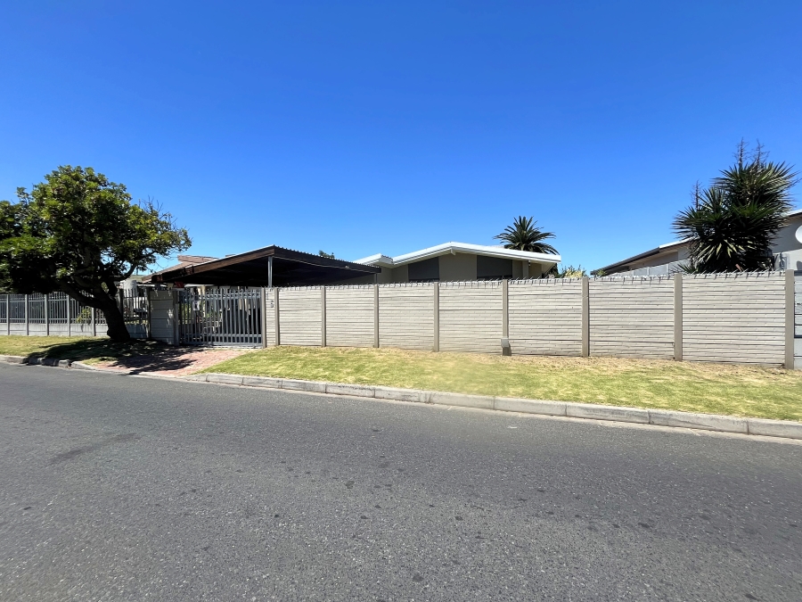 To Let 3 Bedroom Property for Rent in Windsor Park Estate Western Cape